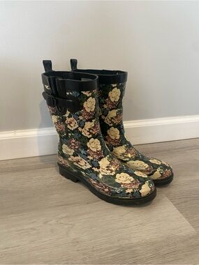 Capelli of New York Floral Rain Boots in Black and Cream